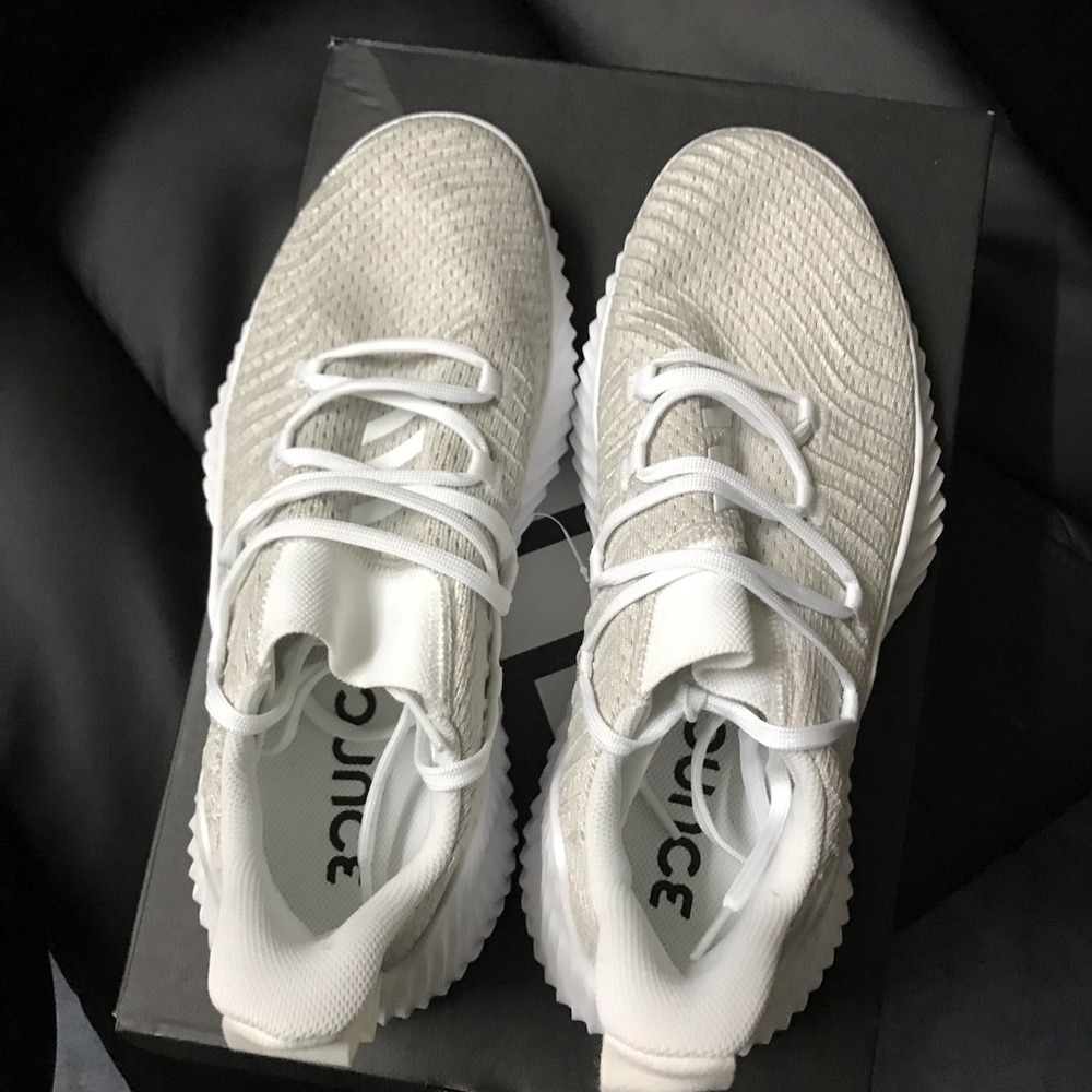 ADIDAS ALPHABOUNCE women 9.5wide $45